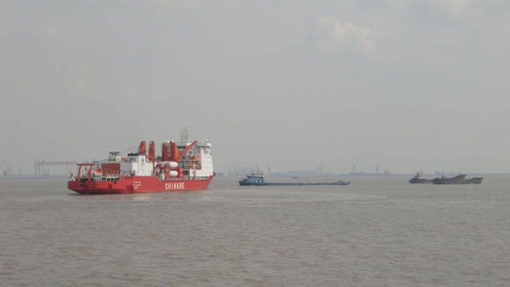 The Xue Long Leaving Shanghai Harbour