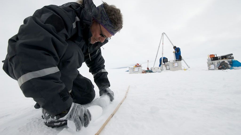 Measuring the movement of the Antarctic Ice Sheet - © International Polar Foundation / René Robert