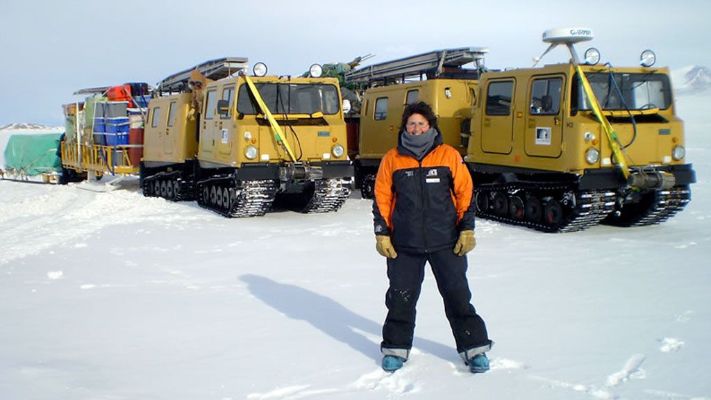 Shulamit Gordon Discusses the Latitudinal Gradient Project - © Antarctica NZ Pictoral Collection / Shulamit Gordon