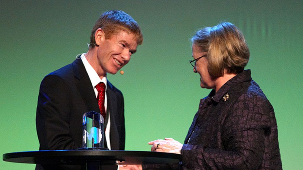 Professor Steven Chown Accepting the Martha T. Muse Prize - © SAMFOTO/IPY-OSC 2010