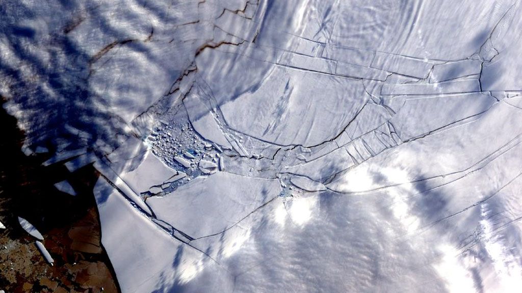 Wilkins Ice Shelf, 2009 - © NASA